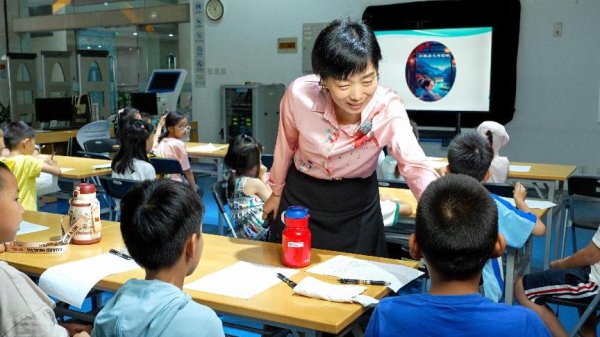 易倍策略 “共沐书香 悦享好书”青少年经典导读活动启动，京津冀携手开启书香夏日